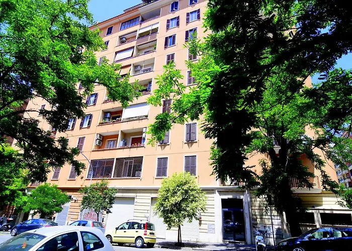 San Giovanni Apartment *